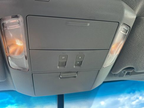 Used 2010 Toyota Tundra Limited image 21