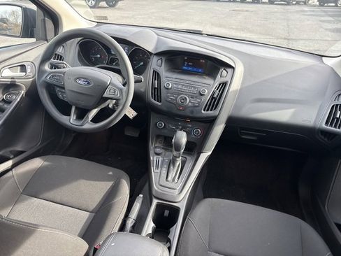 Used 2018 Ford Focus SE image 9