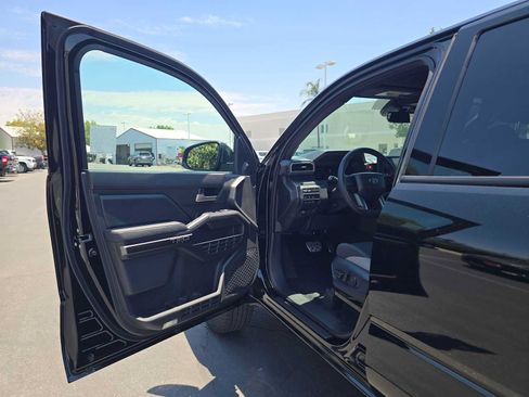 Used 2025 Toyota Tacoma TRD Sport w/ TRD Sport Upgrade Package AWD/4WD image 21