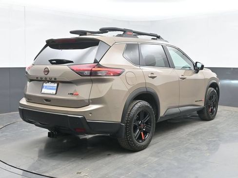 Used 2025 Nissan Rogue SV AWD/4WD image 10