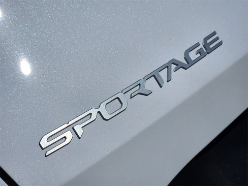 New 2026 Kia Sportage EX image 8