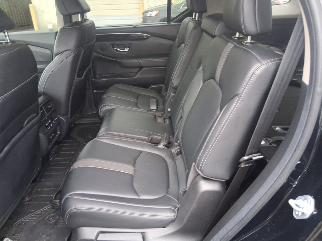 Used 2025 Honda Pilot EX-L image 17