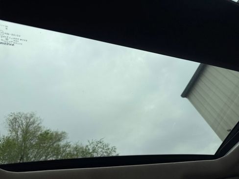 Used 2023 Nissan Rogue SL w/ SL Premium Package image 17