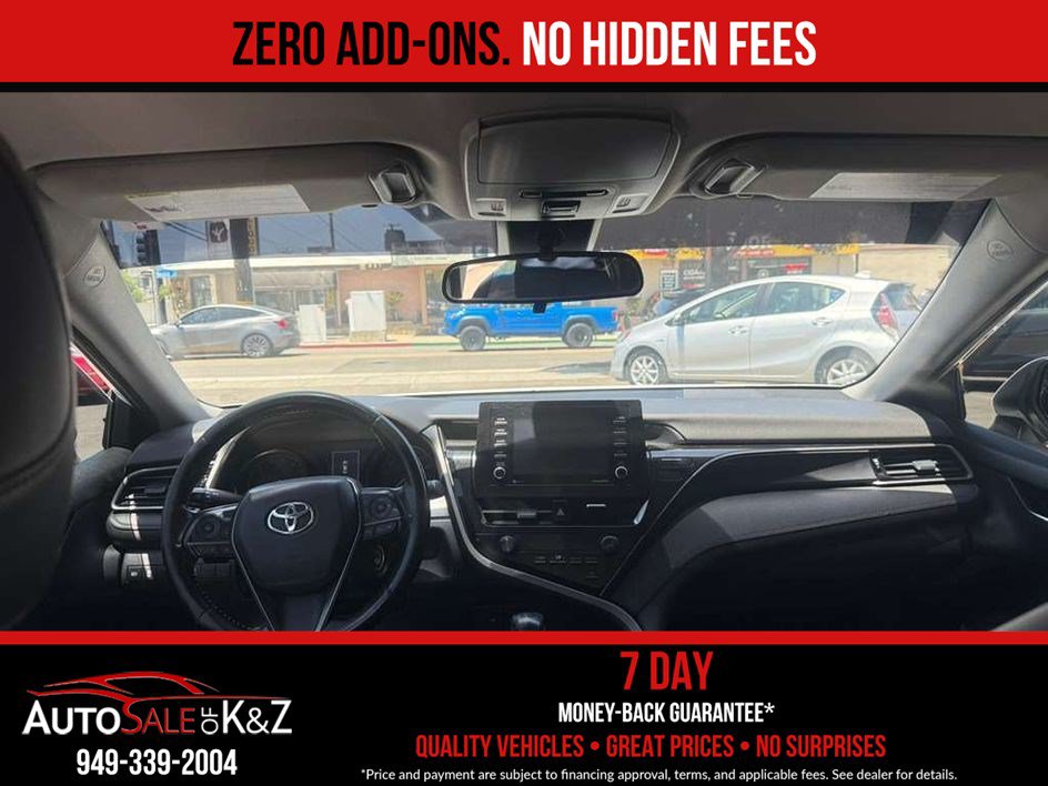 Used 2021 Toyota Camry SE FWD image 4