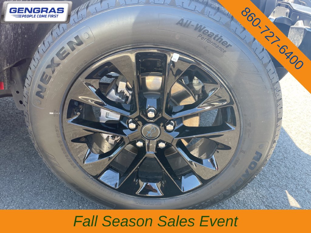 Used 2025 Jeep Wrangler Unlimited Sahara AWD/4WD image 11