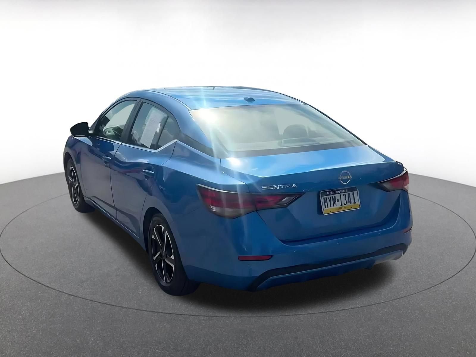 Used 2025 Nissan Sentra SV FWD image 10