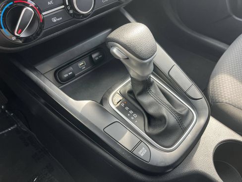 Used 2025 Kia Soul LX w/ LX Technology Package FWD image 39
