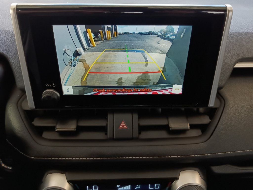 Used 2025 Toyota RAV4 XLE FWD image 9