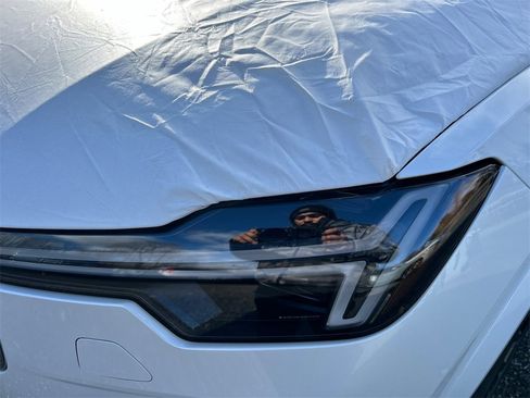 New 2026 Volvo XC90 B6 Ultra image 7