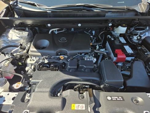 Used 2025 Toyota RAV4 LE image 32