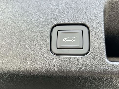 New 2026 Chevrolet Equinox EV LT image 17