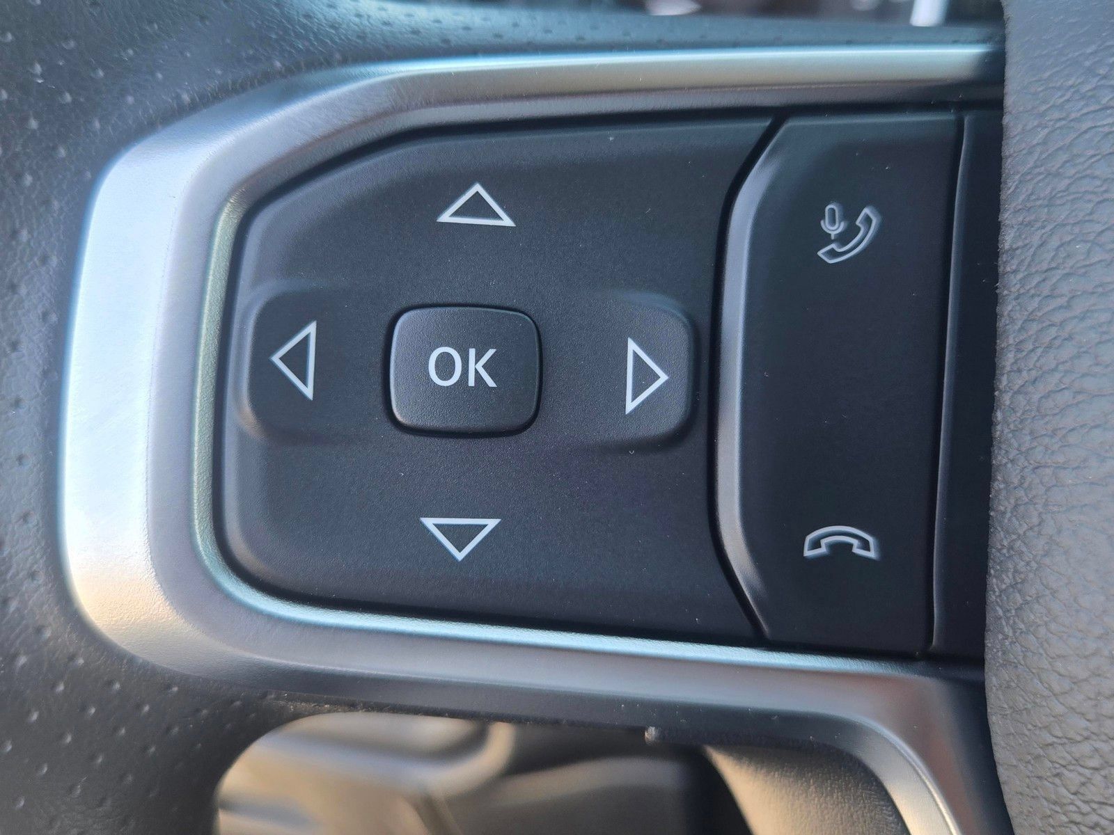New 2026 RAM 1500 Express AWD/4WD image 18
