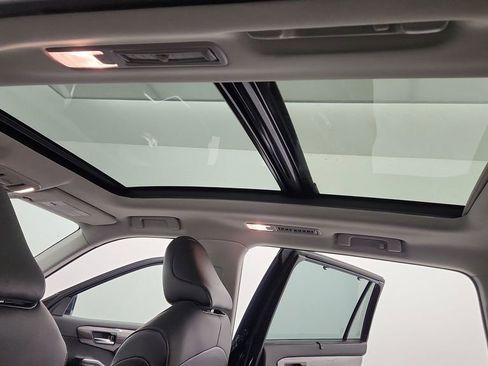 Used 2021 Toyota Highlander Limited image 17