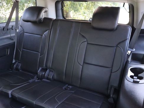 Used 2015 GMC Yukon XL Denali w/ Premium Package image 21