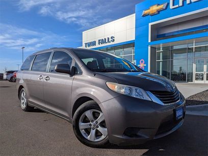 Used 2013 Toyota Sienna LE w/ Towing Pkg