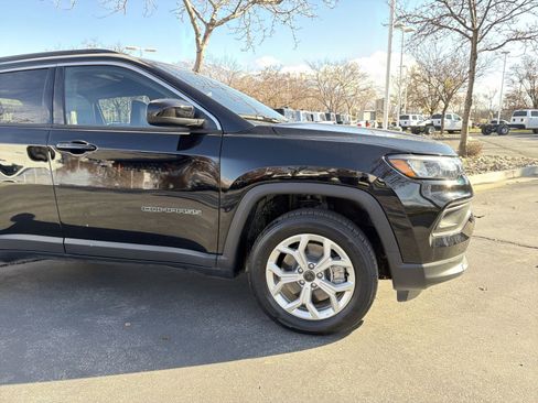 New 2025 Jeep Compass Latitude w/ Sun & Sound Group image 15