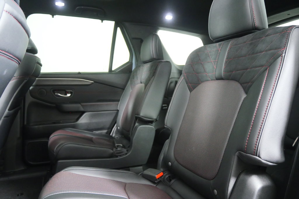 Used 2026 Honda Pilot Black Edition image 16