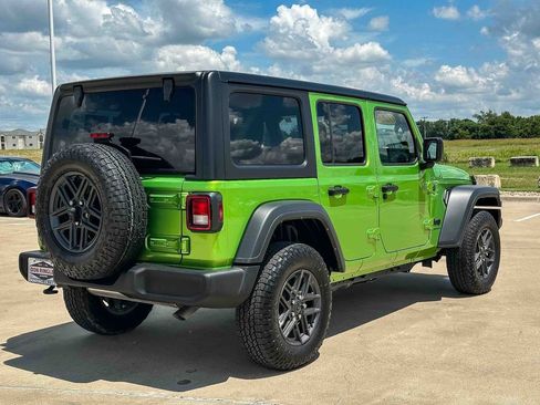 Used 2025 Jeep Wrangler Unlimited Sport AWD/4WD image 3
