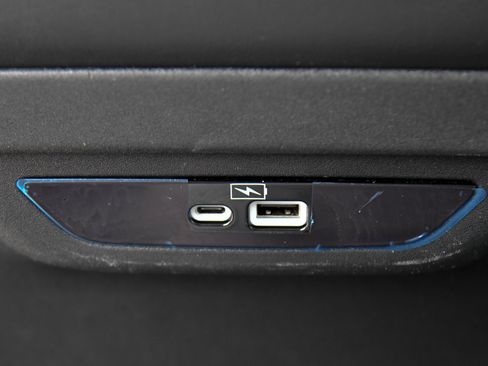 Used 2023 Chrysler Pacifica Touring-L FWD image 40