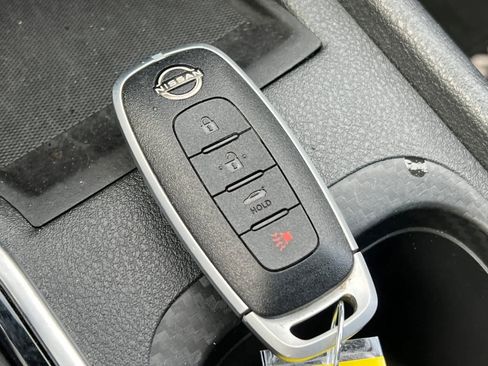 Used 2025 Nissan Sentra SV image 22