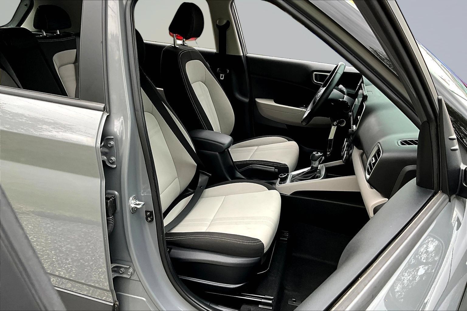 Used 2021 Hyundai Venue SEL w/ Cargo Package FWD image 25
