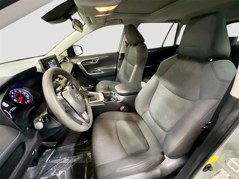 Used 2019 Toyota RAV4 XLE image 19