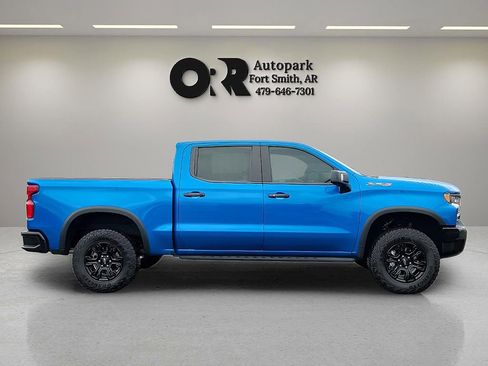 Used 2023 Chevrolet Silverado 1500 ZR2 w/ Technology Package AWD/4WD image 6