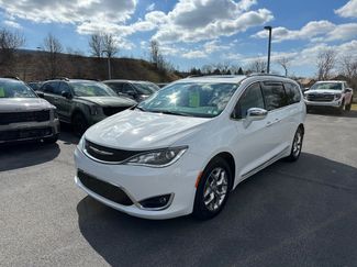 Used 2018 Chrysler Pacifica Limited video 1