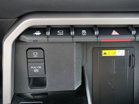 Used 2023 Toyota Tundra Limited w/ TRD Off-Road Package AWD/4WD image 27