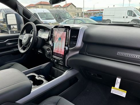 New 2026 RAM 1500 4x4 Crew Cab image 15