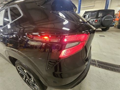 Certified 2025 Chevrolet Trax RS w/ Driver Confidence Package image 30