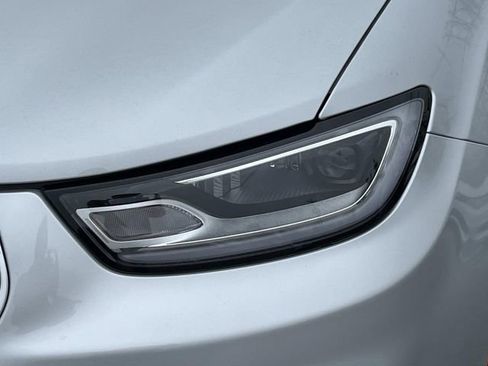 New 2026 Chrysler Pacifica Pinnacle image 9