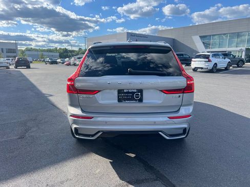 Used 2025 Volvo XC60 B5 Plus AWD/4WD image 3
