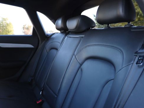 Used 2018 Audi Q3 2.0T Premium image 24