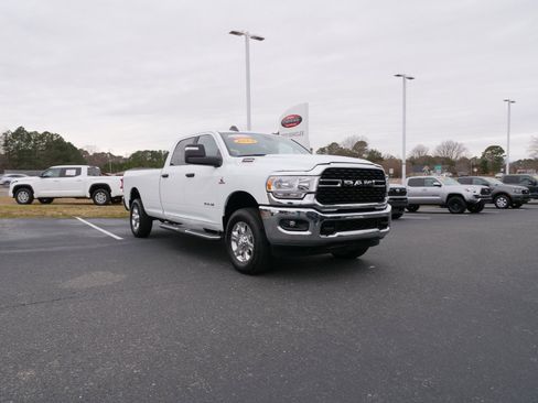 Used 2024 RAM 3500 Big Horn image 11