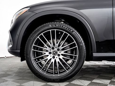 Certified 2026 Mercedes-Benz GLC 300 image 4