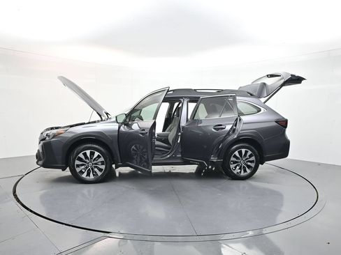 Used 2025 Subaru Outback Limited AWD/4WD image 36