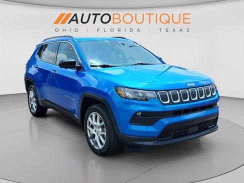 Used 2022 Jeep Compass Latitude w/ Sun and Sound Group AWD/4WD image 7