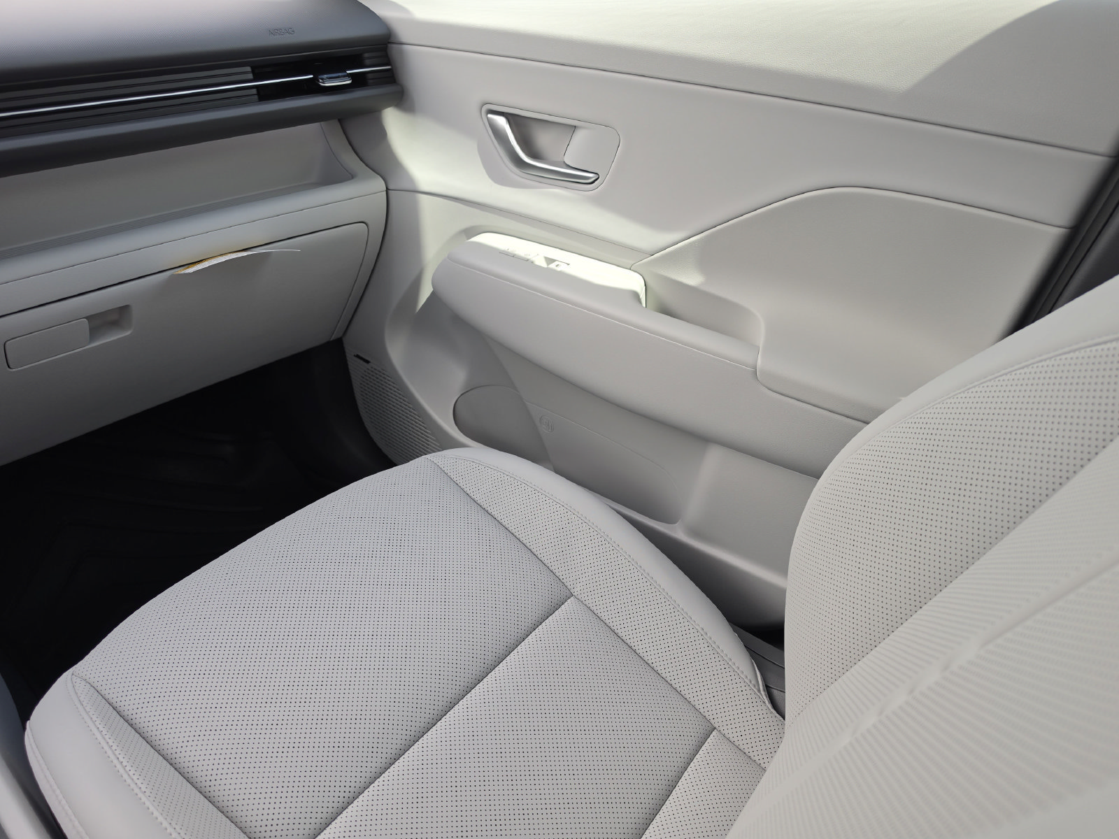 New 2027 Hyundai Kona Limited FWD image 19