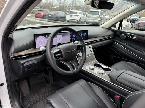 Used 2025 Genesis GV80 2.5T Prestige image 11
