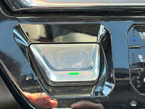 Used 2025 GMC Sierra 3500 Denali w/ Denali Reserve Package image 30