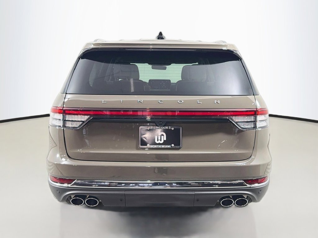 Used 2026 Lincoln Aviator 2WD image 6