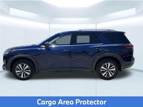 Used 2024 Nissan Pathfinder SL w/ Black Appearance Package AWD/4WD image 11