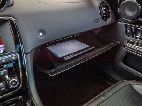 Used 2016 Jaguar XJ image 37