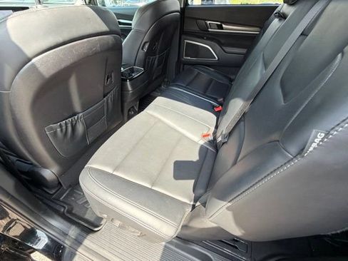 Used 2024 Kia Telluride LX FWD image 16