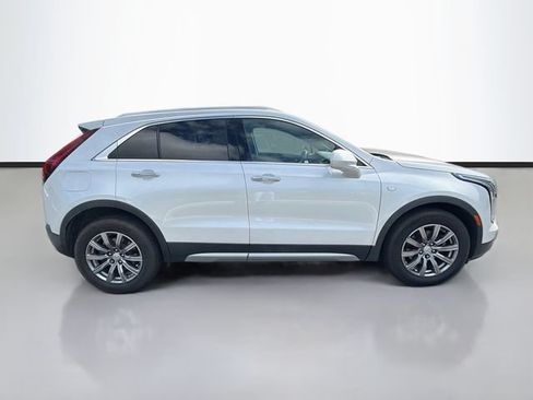 Used 2019 Cadillac XT4 Premium Luxury w/ Cold Weather Package AWD/4WD image 8