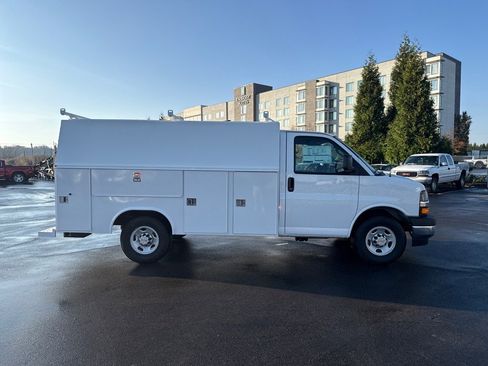 New 2025 Chevrolet Express 3500 w/ Power Convenience Package image 2