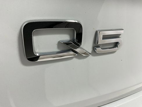 Used 2022 Audi Q5 e Prestige image 25