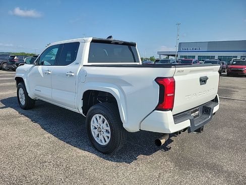 Used 2024 Toyota Tacoma SR5 RWD image 5