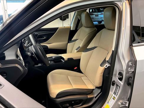 Used 2021 Lexus ES 300h w/ Premium Package image 7